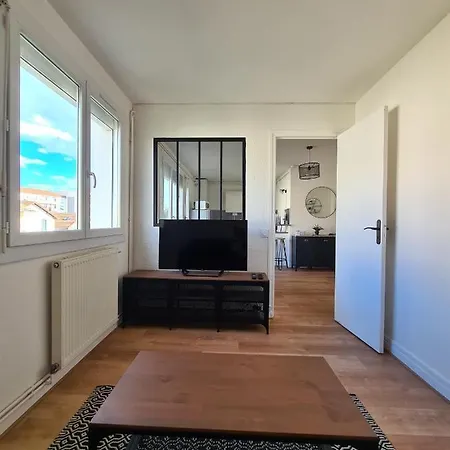 T2 Renove Avec Parking Gratuit Sur Place Lägenhet *