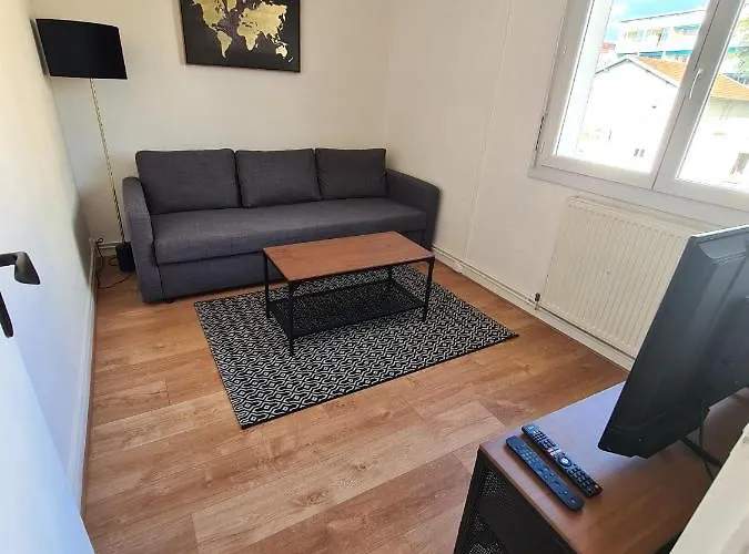 T2 Renove Avec Parking Gratuit Sur Place Daire *