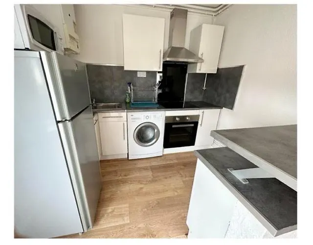 T2 Renove Avec Parking Gratuit Sur Place Daire Valence (Drome)