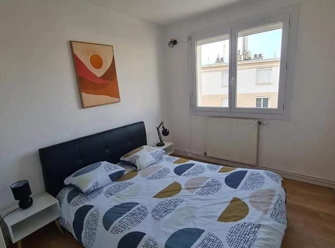 T2 Renove Avec Parking Gratuit Sur Place *